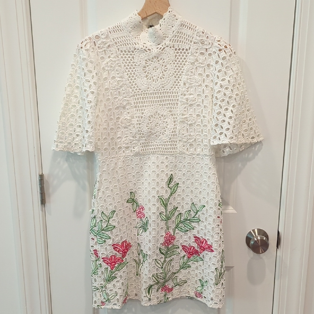 Zara Elegant White Lace Dress with Floral Embroidery